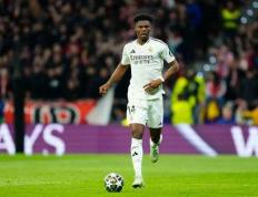 乐鱼-莱比锡红牛逆转曼联，楚阿梅尼关键制胜