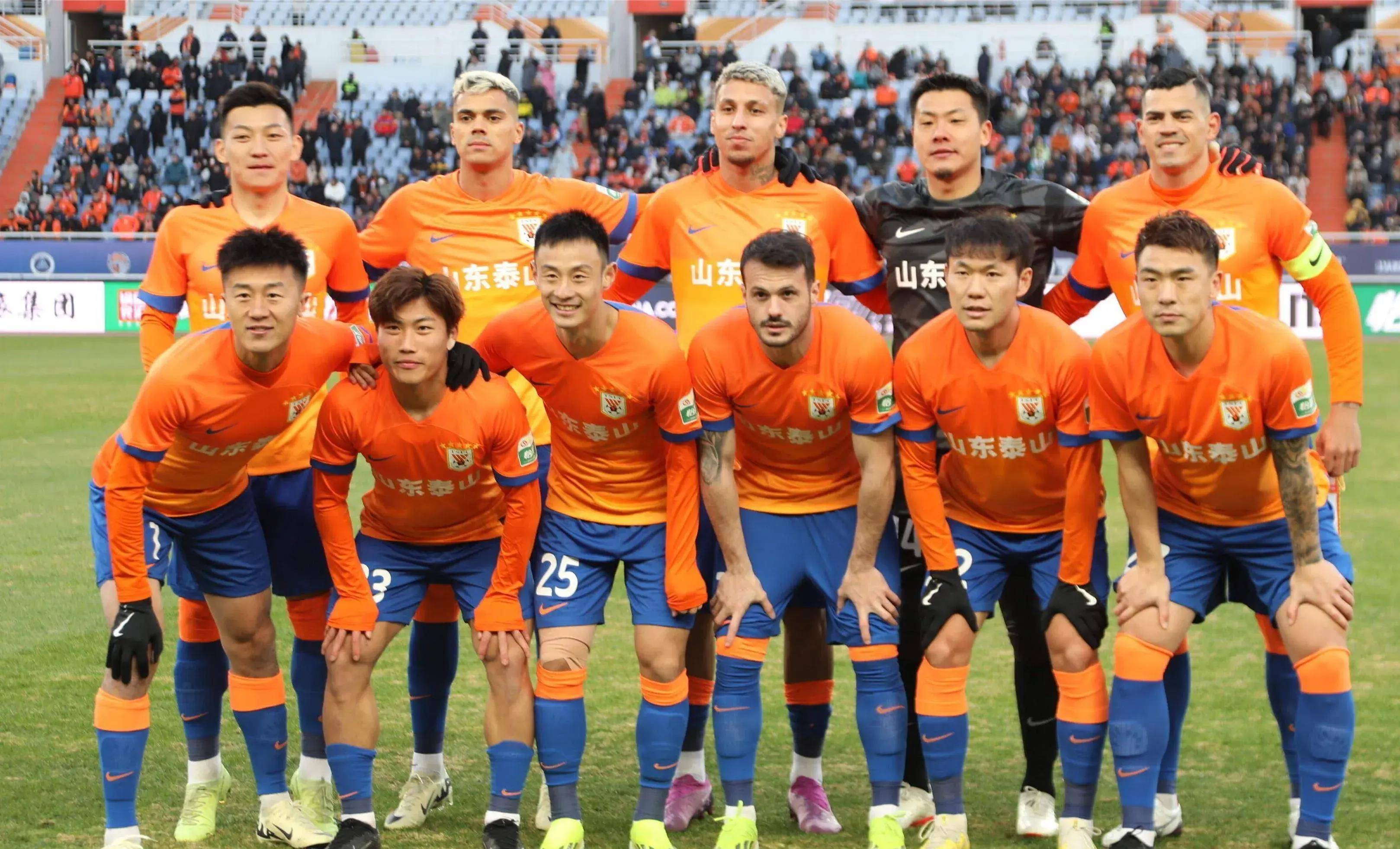 乐鱼-包含足球联赛阵容齐整,实力对比引发球迷热议的词条