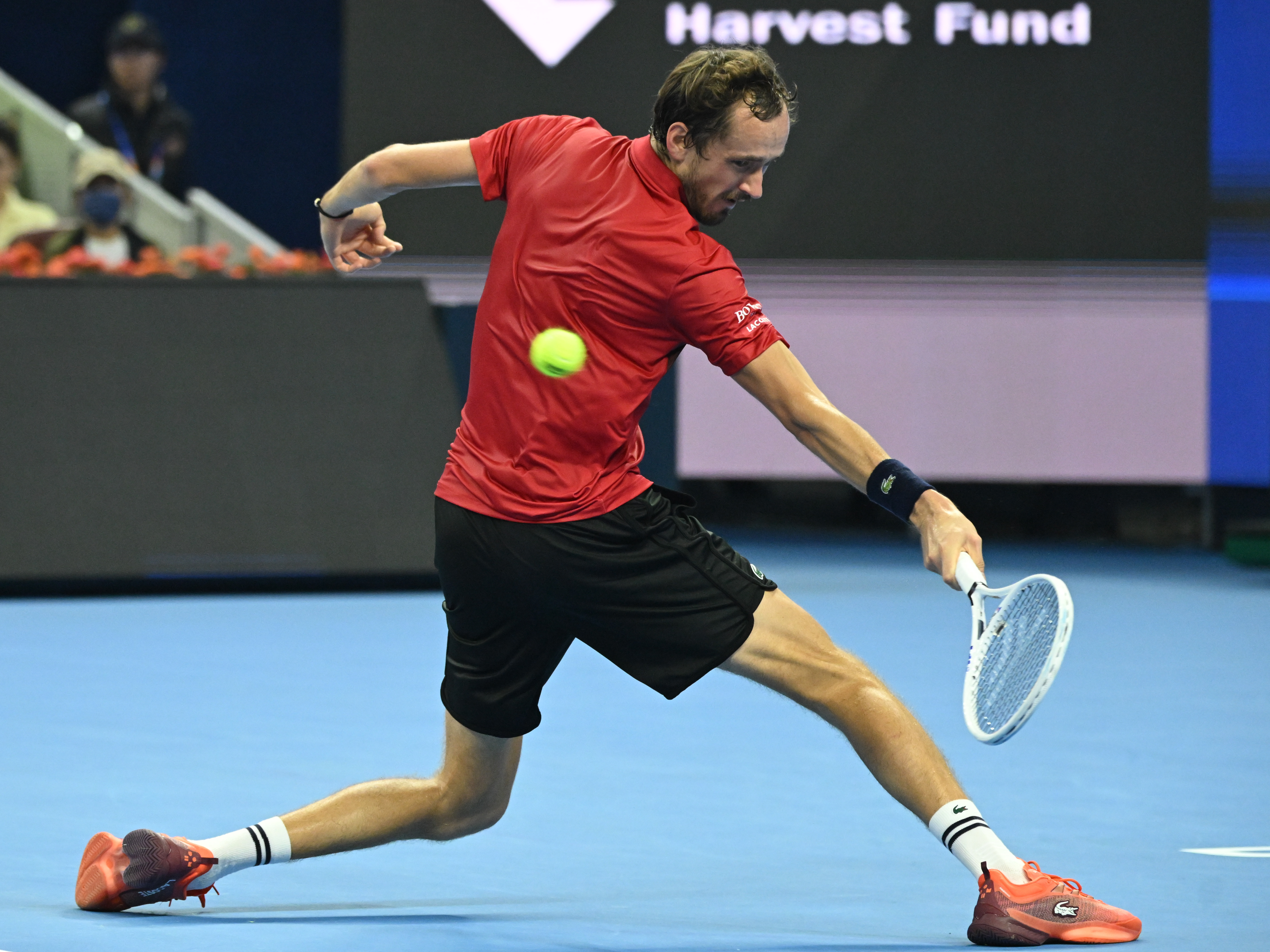 乐鱼app-美国网球队翻盘法国网球队，梅德韦杰夫统治全场的简单介绍