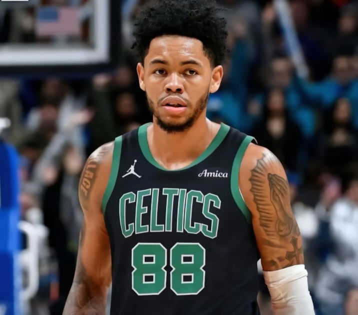 乐鱼体育-关于澳大利亚男篮轻取凯尔特人，西蒙斯关键制胜的信息